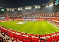 体彩大乐透|湖人队登机照引发热议，詹姆斯父子与东契奇、拉拉维亚同框亮相