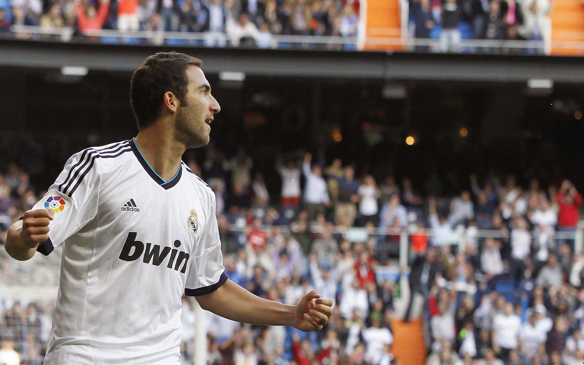 天王山之战三线齐鸣！曼城六连斩登顶，118亿对决碾碎铁锤帮