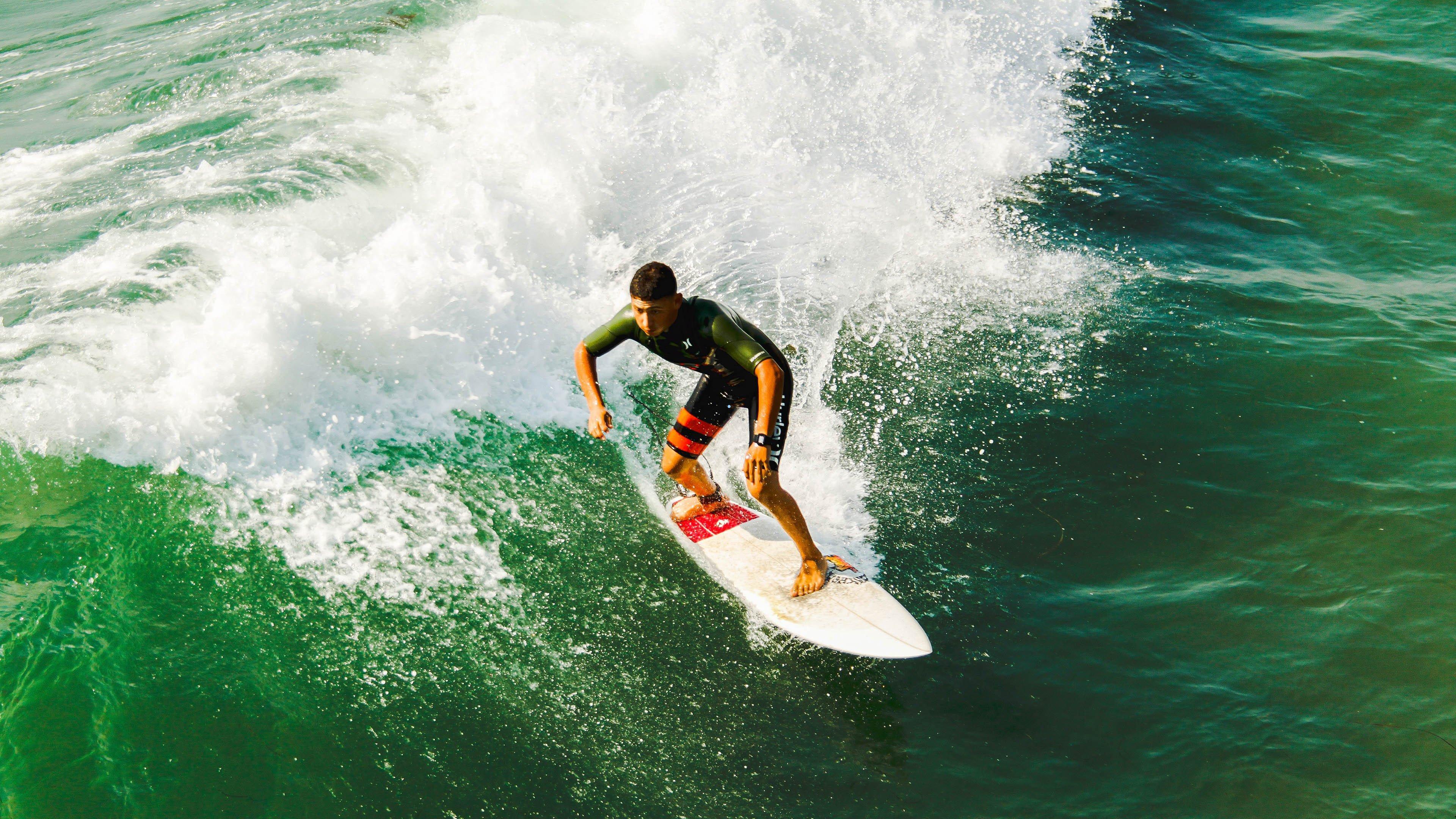库兹马化身冷血三分手！单节13分弹无虚发率队扭转战局